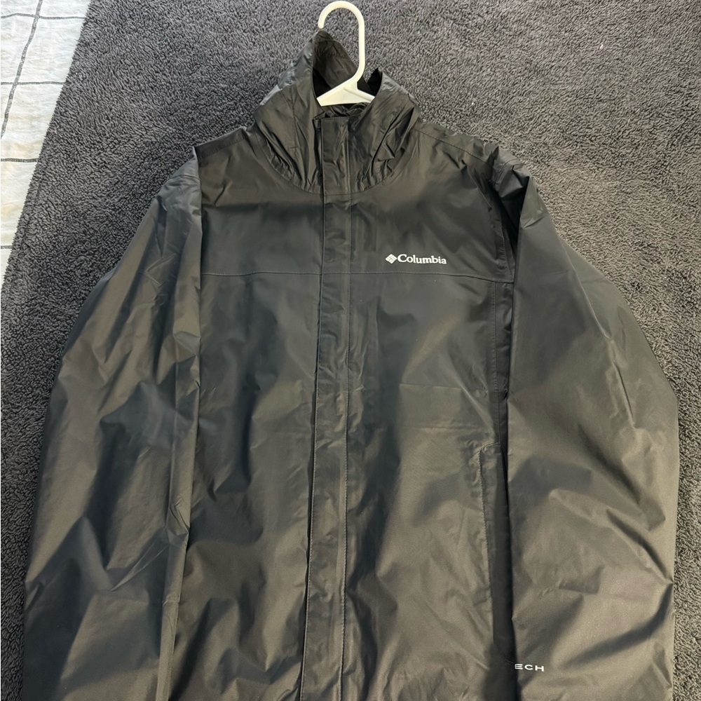Columbia Men's Dark Gray Raincoat